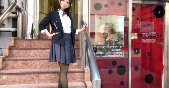 Believe it or not, those aren’t pantyhose that this woman is wearing
