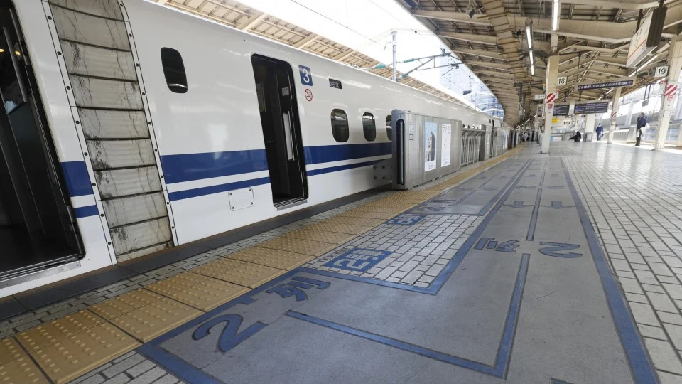 Coronavirus fears leave Japan's bullet trains, expressways deserted