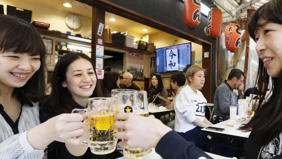 Tax hike to heat up race among eateries to keep customers