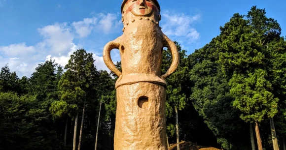 This crazy tower in a Japanese park promises a message form aliens, so we went to get one【Travel】