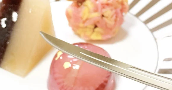 Historical katana dessert knives turn your sweet snacks into a delicious duel【Photos】