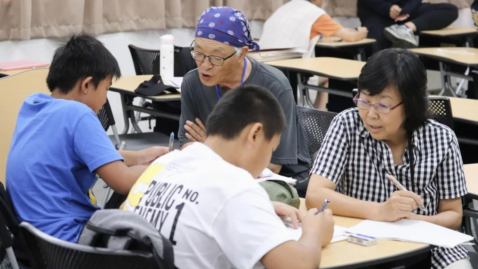 City takes steps to lower language barrier for foreign kids in school
