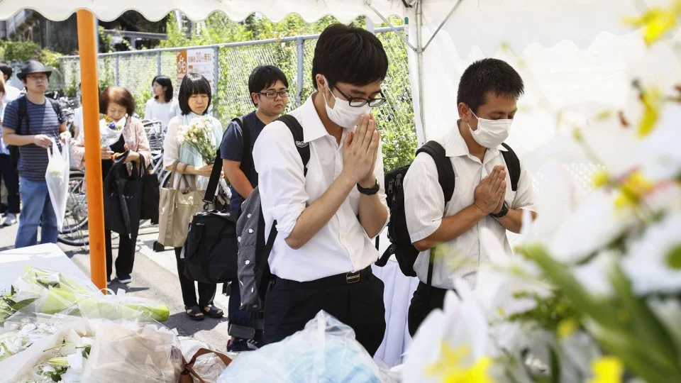 Fans, families mourn Kyoto arson victims 1 week after attack