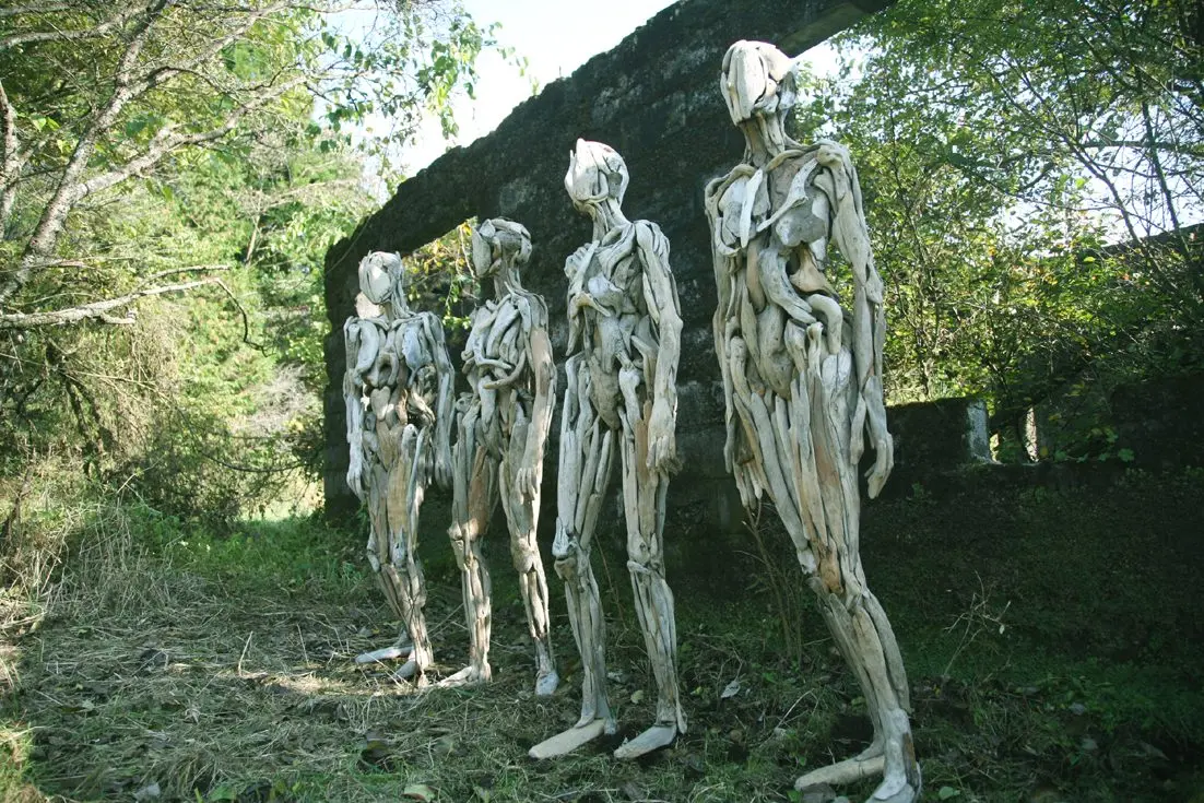 The Eerie Humanoid Driftwood Sculptures of Nagato Iwasaki