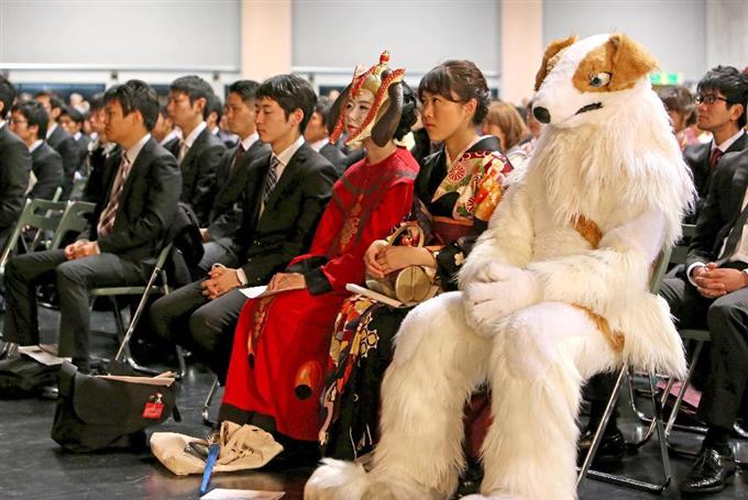 Photos from the Kyoto University Graduation Ceremony